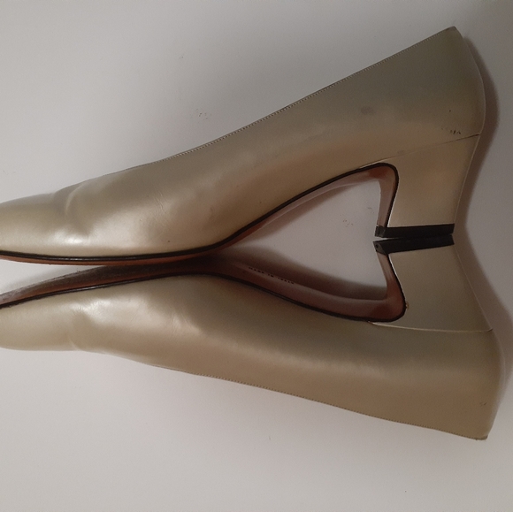 Salvatore Ferragamo leather size 8 shoes - Picture 3 of 4